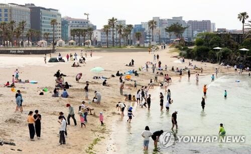 어린이날 징검다리 연휴 즐기는 나들이객·관광객 북적