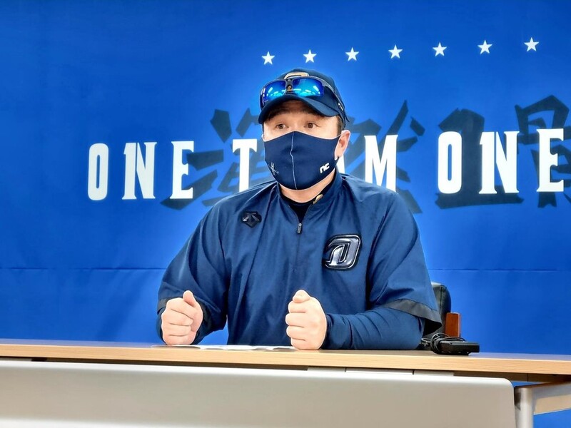 (LEAD) Last-place NC Dinos sack manager Lee Dong-wook