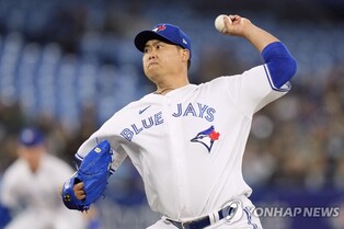 Blue Jays' Ryu Hyun-jin donates to pediatric cancer patients ahead of his return