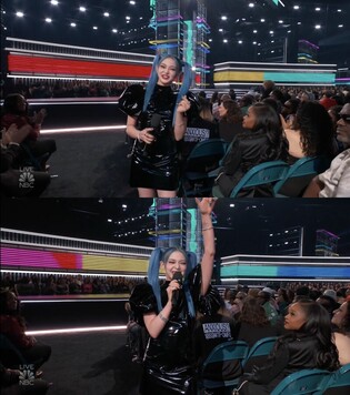 AleXa poses for 2022 Billboard Music Awards