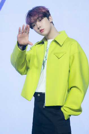 ASTRO drops photos from  'Candy Sugar Pop' online showcase