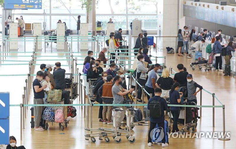 S. Korea's new COVID-19 cases hit 4-month low amid efforts for return to normalcy
