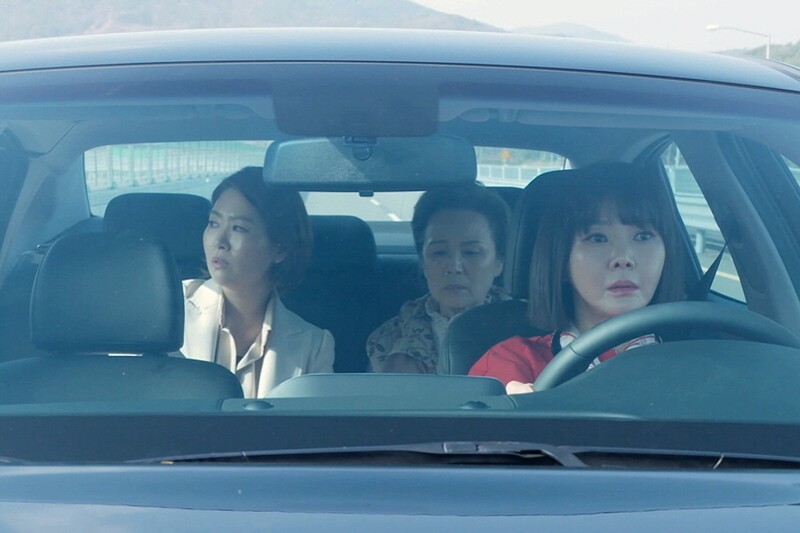 며느리, 시어머니, 동서라는 이름의 가족…영화 '인연을 긋다'