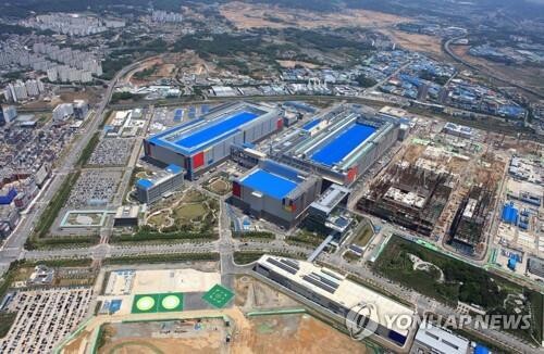 Samsung expected to show cutting-edge 3-nm chip to Biden during Pyeongtaek campus visit
