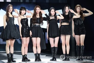 LE SSERAFIM cancels 'Music Bank'·Fansign event due to bullying scandal