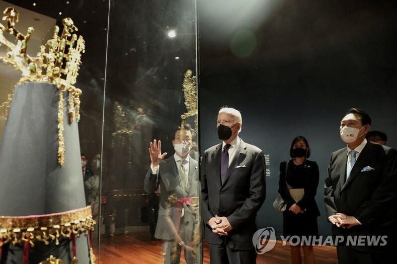 국립중앙박물관장 "경천사지탑 본 바이든 대통령, 바로 감탄사"