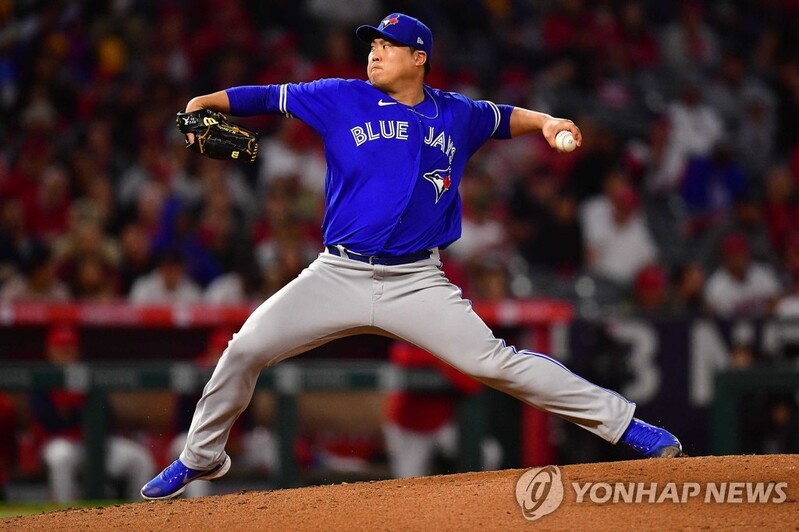 오타니 꺾은 류현진에 쏟아진 외신 호평…"오타니보다 낫다"