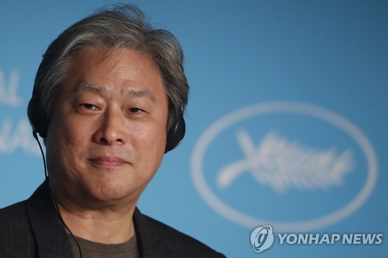 (URGENT) Park Chan-wook wins Best Director at Cannes for 'Decision to Leave'