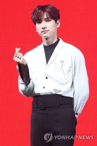 VIXX's Hyuk leaves agency he's been with for 10 yrs