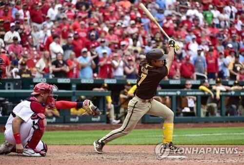 김하성, '4타수 1안타'로 8경기 연속 출루…팀은 3연패