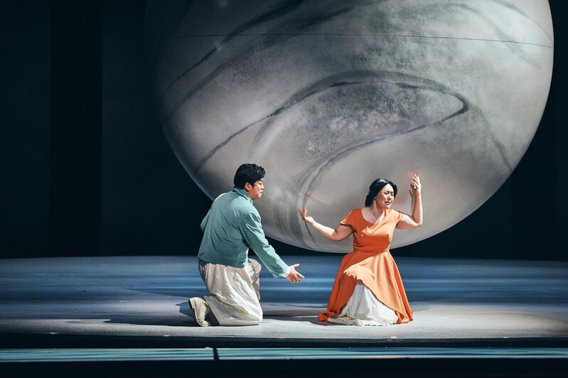 베르디 오페라 '시칠리아섬의 저녁기도'…지루함 모르는 역동감