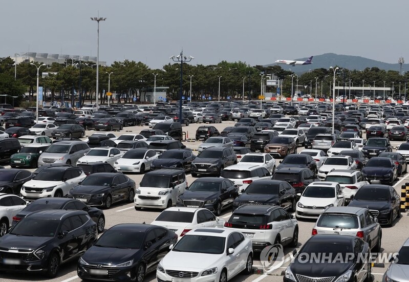 (2nd LD) New infections rebound to over 10,000 amid eased virus curbs