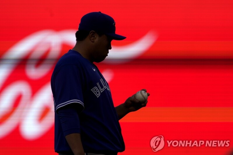 류현진, 팔꿈치 염증 진단…수 주간 뛰지 못할 듯