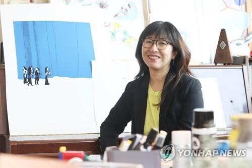 이수지 작가 "페이지에 구멍 내서 그리운 마음 연결했죠"