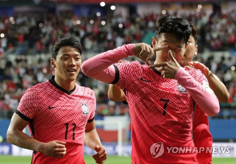 Lineup changes lead to promising offense for S. Korea in friendly win