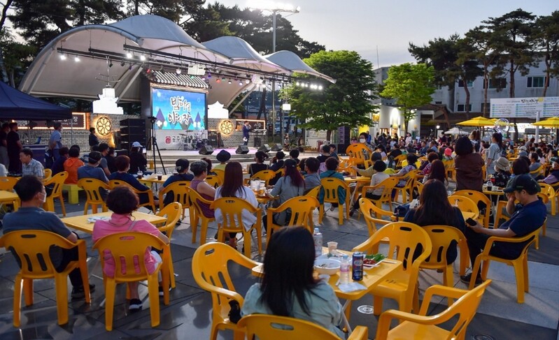 공주·부여 전통시장서 야시장 개장…10월까지 운영