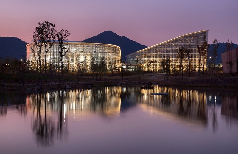 세종수목원 사계절전시온실 17∼8월 27일 금·토 야간개장