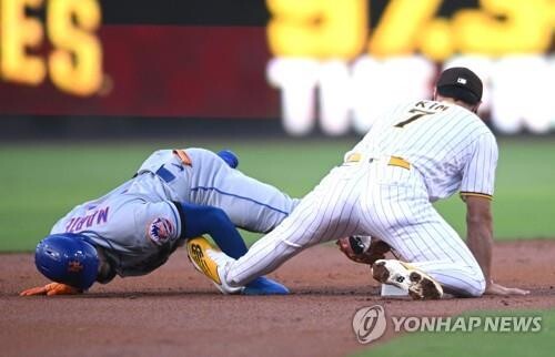김하성, 4타수 무안타 '침묵'…팀은 다르빗슈 호투에 7-0 대승