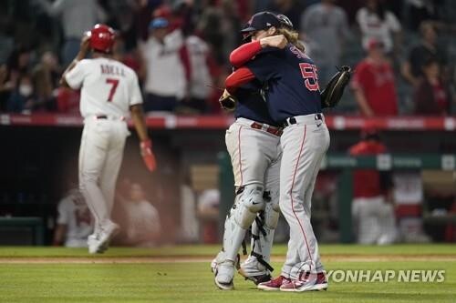 MLB 에인절스, 감독 경질에도 13연패 수렁…팀 최다 연패 타이(종합)