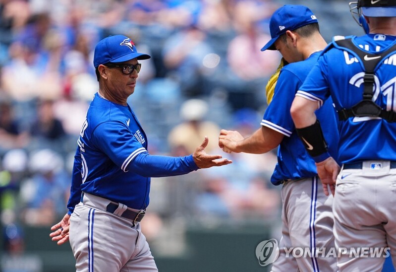 1회도 못 버틴 기쿠치…토론토 '한·일 선발'이 고민