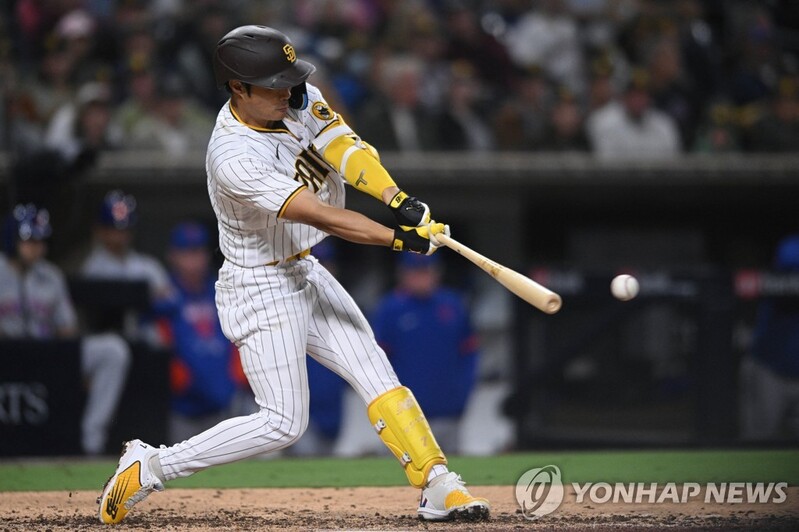 김하성, 1안타 1볼넷으로 멀티 출루…호수비까지 만점 활약