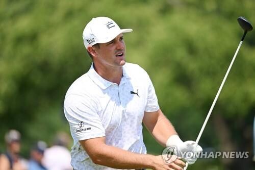 'PGA 장타자' 디섐보, LIV 골프 진출 공식 발표…리드도 곧 합류