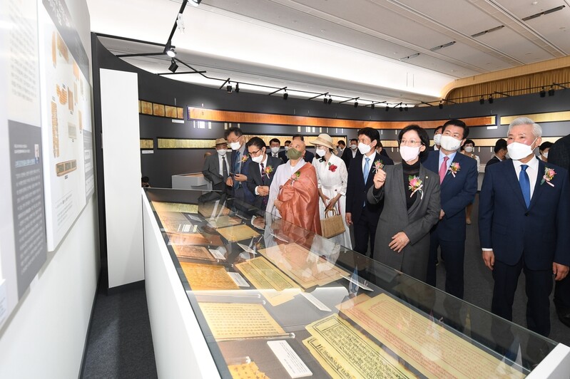 대구서 법화경 유물 190여 점 집대성한 전시회