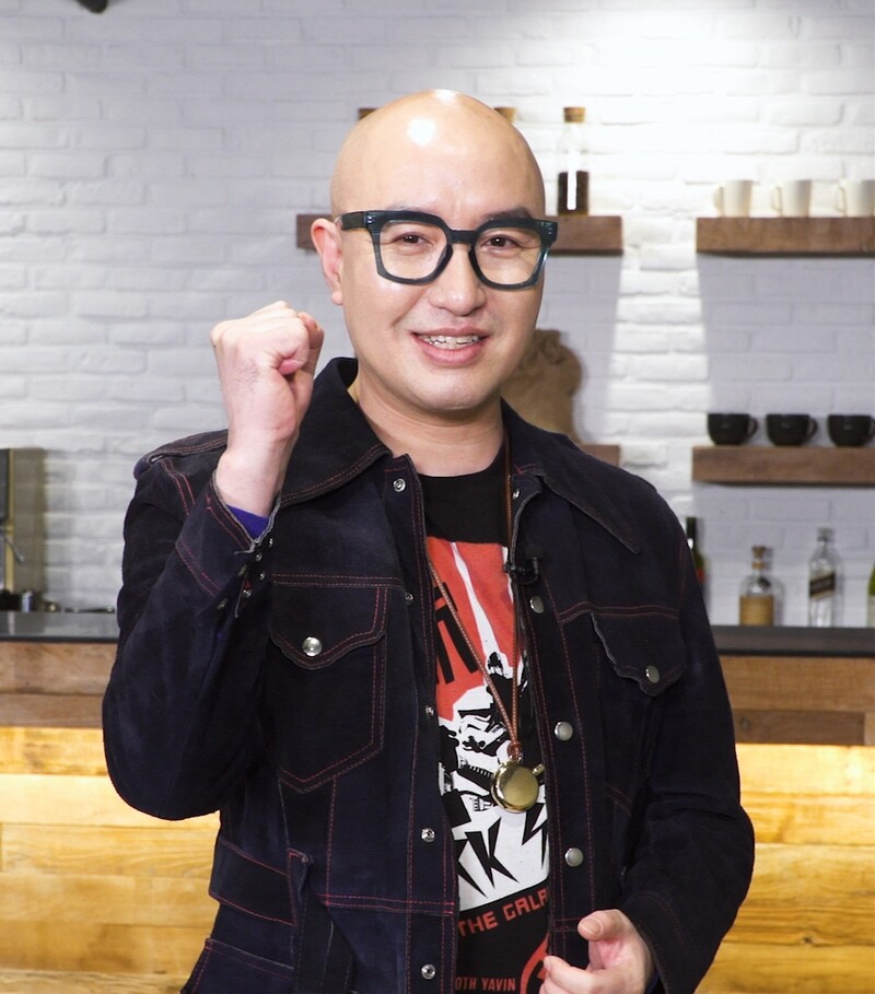 홍석천 "성별·세대 편 가르기 심한 세상…손잡고 함께 가요"