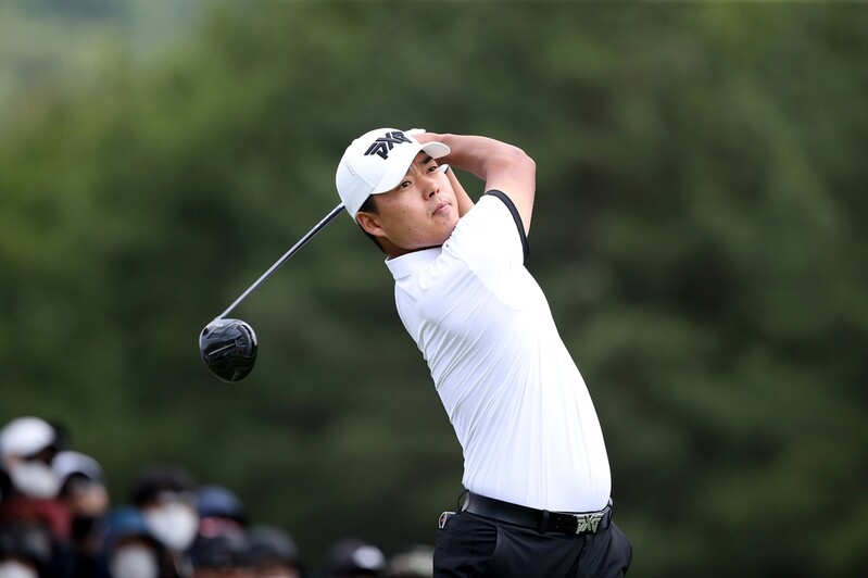 '이틀 동안 16언더파' 신상훈, KPGA 선수권 석권…데뷔 첫 우승