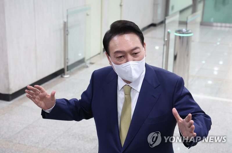 [속보] 尹, 北발사 속 영화관람 지적에 "미사일 아냐…필요한 대응"