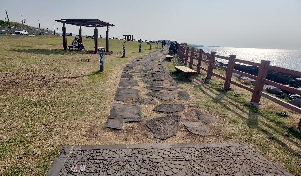 제주 어영공원 산책로, 유모차·휠체어도 다니도록 정비