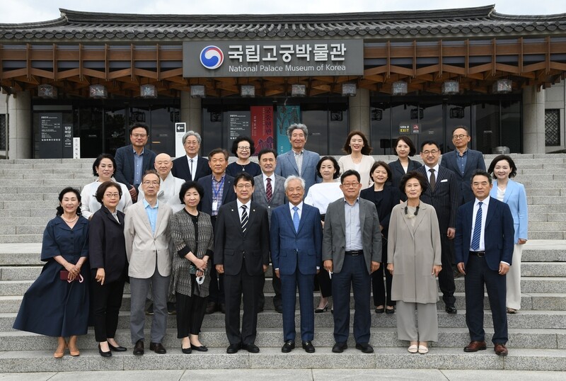 무형문화재위원 26명 위촉…위원장에 김영운 국립국악원장