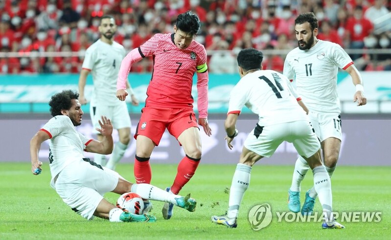 S. Korea enjoy offensive outburst vs. undermanned Egypt; jury still out on defense