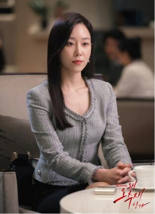 'Why Her' shoots to popularity with Seo Hyun-jin's charismatic portrayal of a lawyer
