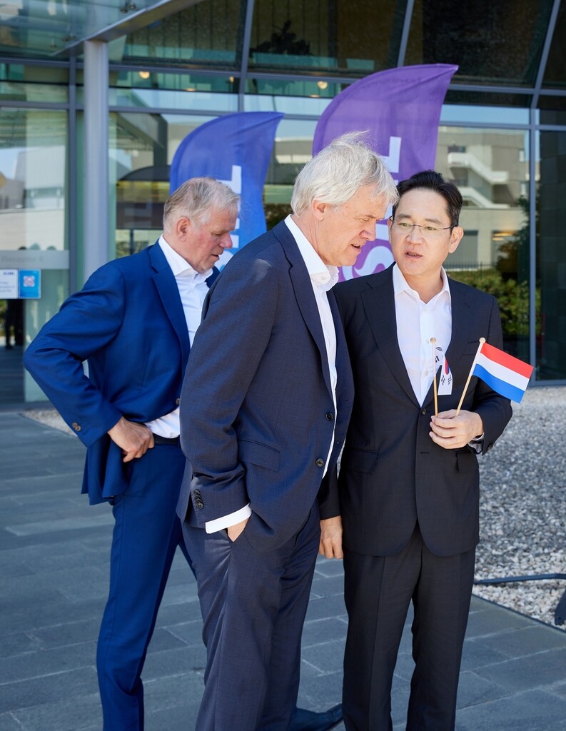 Samsung's Lee visits ASML to expand cooperation, secure vital chip equipment