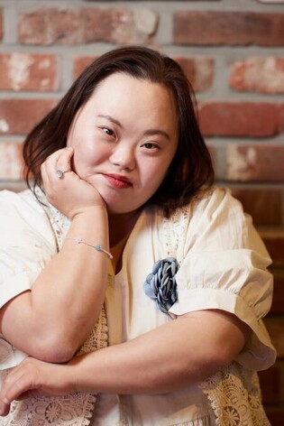 'Our Blues' Jung Eun-hye says "Practice for acting? I was born with talent"