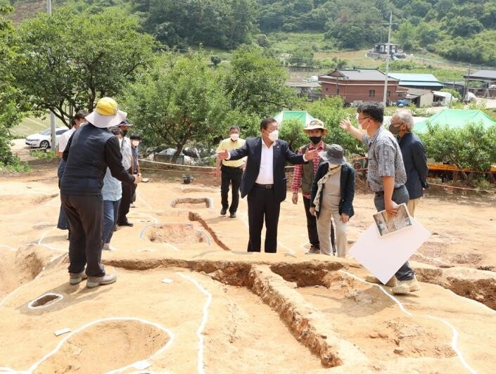 함안 자기가마터서 공납용 도자기 생산처 위치 단서 발굴