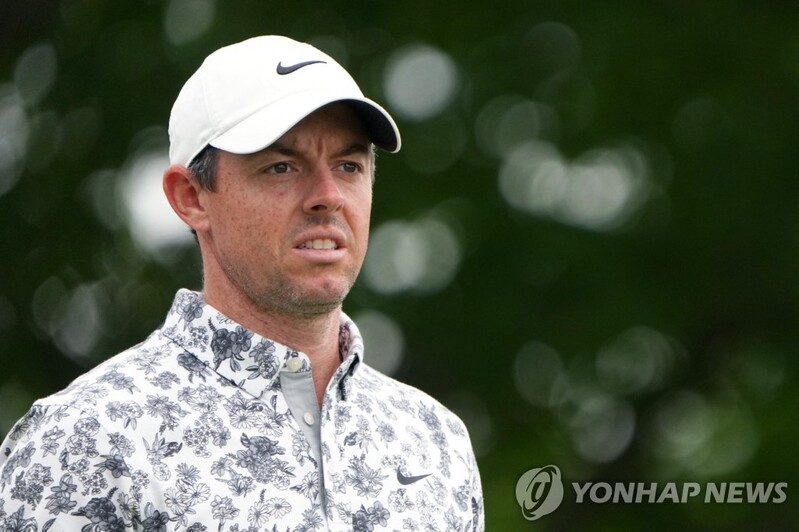 'PGA 잔류파' 매킬로이, US오픈 첫날 1타 차 2위…선두는 해드윈(종합)