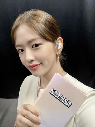 IVE's behind cuts of dream concert