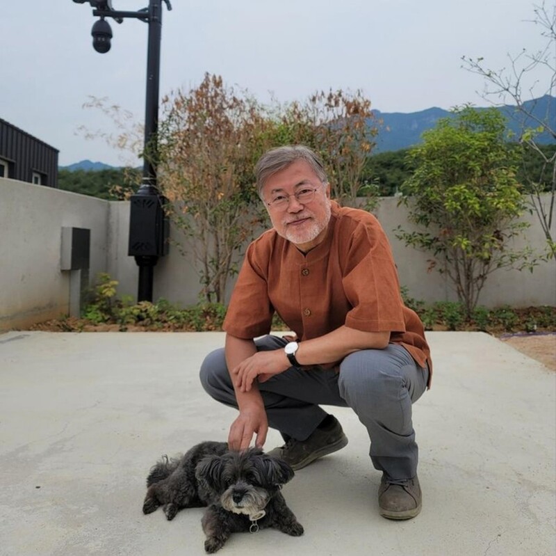 문재인 전 대통령, 게시글 4개 올리며 인스타 활동 재개