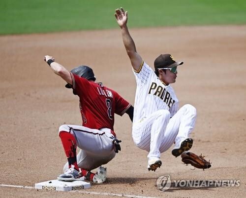 김하성, 강습타구로 5경기 연속 안타…팀 3연승에 기여