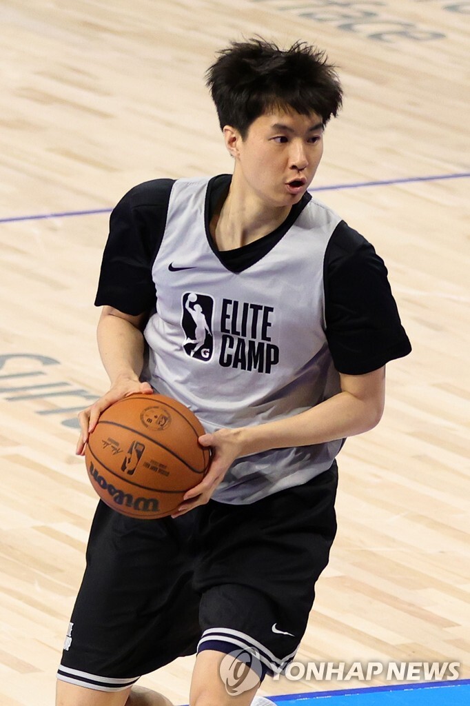 NBA draft hopeful Lee Hyun-jung likely out for months with foot injury