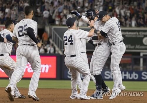 '7할 승률' 양키스, 휴스턴에 7-6 역전승…저지 끝내기 안타