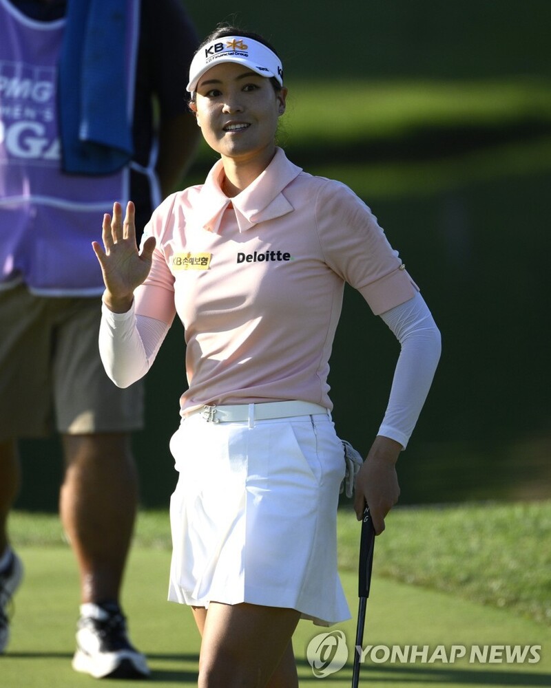 전인지, KPMG 여자 PGA 챔피언십 2R 6타 차 단독 선두