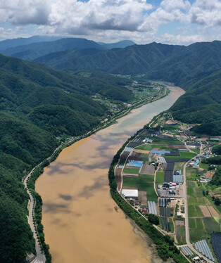 [Moment to Focus] Muddy water due to heavy rain