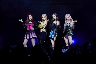 Over 10 thousand fans cheer for aespa during their LA showcase