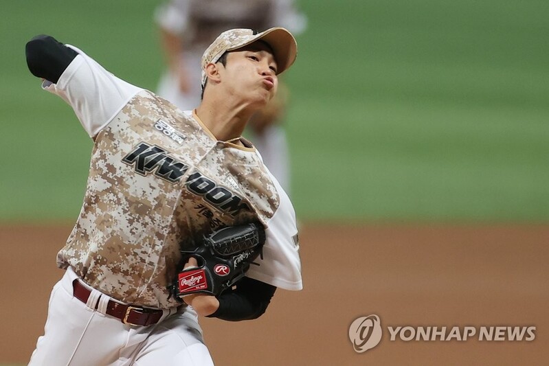 KBO's hardest-throwing starter working on new pitch