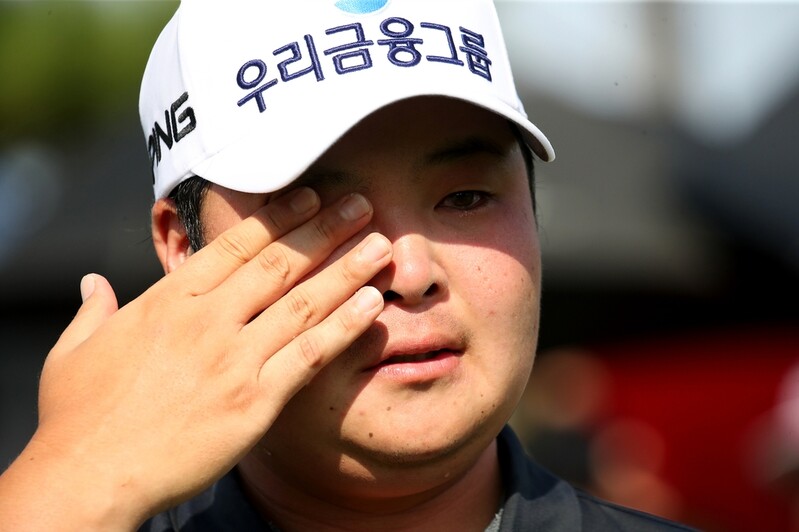 KPGA 투어 우승 인터뷰하다 울어버린 황중곤 "9월에 아빠 된다"