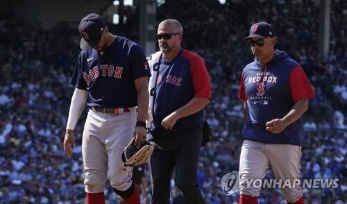 MLB 보스턴 유격수 보하르츠, 스파이크에 찍혀 7바늘 꿰매