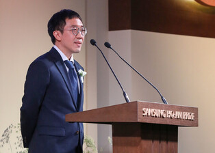 [Moment to Focus] Korean American wins Fields Medal